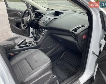 Белый Форд Куга, объемом двигателя 2 л и пробегом 182 тыс. км за 11950 $, фото 59 на Automoto.ua