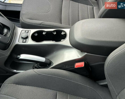 Белый Форд Куга, объемом двигателя 2 л и пробегом 125 тыс. км за 13700 $, фото 36 на Automoto.ua