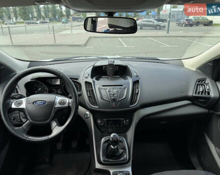 Форд Куга 2013 у Києві на Automoto.ua Білий Форд Куга, об'ємом двигуна 1.6 л та пробігом 126 тис. км за 13000 $, фото 8 на Automoto.ua