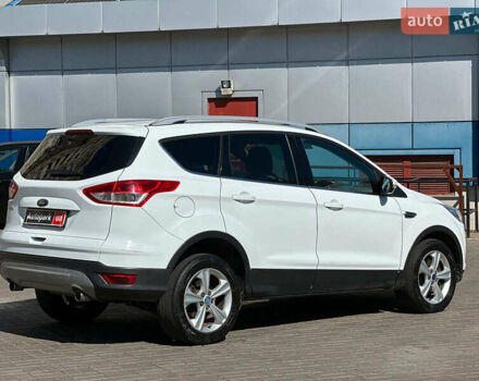Белый Форд Куга, объемом двигателя 2 л и пробегом 221 тыс. км за 10990 $, фото 4 на Automoto.ua
