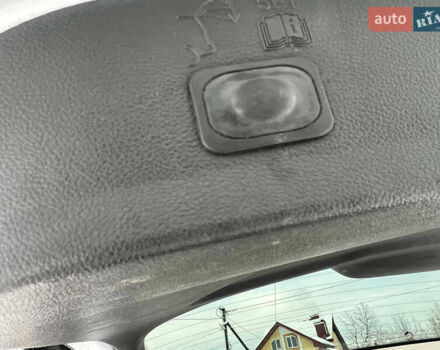 Белый Форд Куга, объемом двигателя 2 л и пробегом 205 тыс. км за 12700 $, фото 7 на Automoto.ua