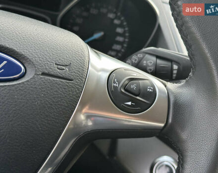 Белый Форд Куга, объемом двигателя 2 л и пробегом 125 тыс. км за 13700 $, фото 42 на Automoto.ua