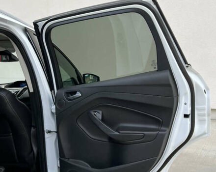 Білий Форд Куга, об'ємом двигуна 2 л та пробігом 198 тис. км за 11800 $, фото 27 на Automoto.ua