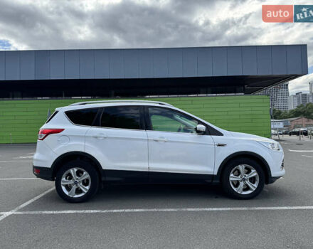 Форд Куга 2013 у Києві на Automoto.ua Білий Форд Куга, об'ємом двигуна 1.6 л та пробігом 126 тис. км за 13000 $, фото 2 на Automoto.ua