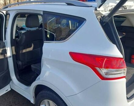 Белый Форд Куга, объемом двигателя 2 л и пробегом 201 тыс. км за 13400 $, фото 2 на Automoto.ua