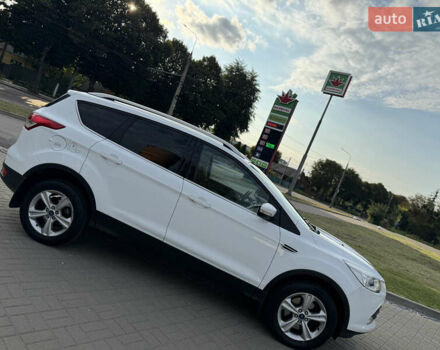Белый Форд Куга, объемом двигателя 2 л и пробегом 198 тыс. км за 12499 $, фото 4 на Automoto.ua