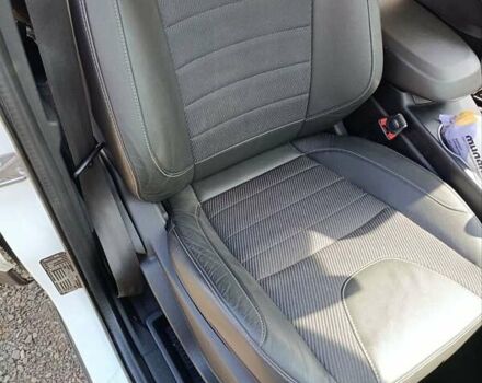 Білий Форд Куга, об'ємом двигуна 2 л та пробігом 272 тис. км за 12900 $, фото 6 на Automoto.ua