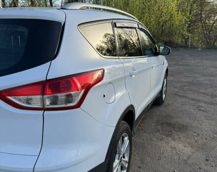 Форд Куга 2013 в Киеве на Automoto.ua Белый Форд Куга, объемом двигателя 2 л и пробегом 250 тыс. км за 10000 $, фото 4 на Automoto.ua