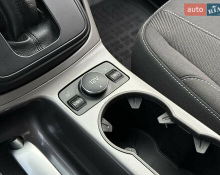 Белый Форд Куга, объемом двигателя 2 л и пробегом 125 тыс. км за 13700 $, фото 40 на Automoto.ua