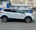 Белый Форд Куга, объемом двигателя 2 л и пробегом 221 тыс. км за 12490 $, фото 4 на Automoto.ua