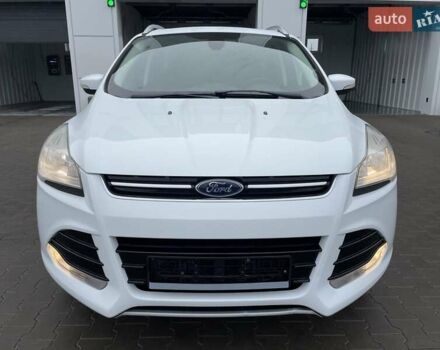 Белый Форд Куга, объемом двигателя 2 л и пробегом 182 тыс. км за 11950 $, фото 1 на Automoto.ua