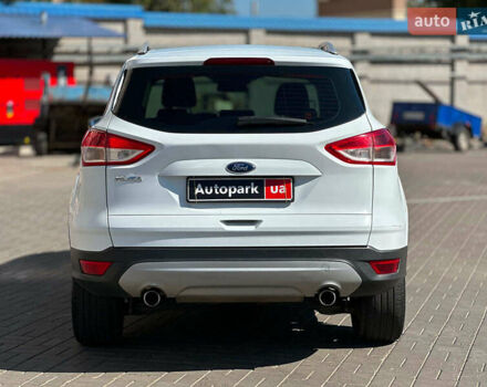 Белый Форд Куга, объемом двигателя 2 л и пробегом 221 тыс. км за 10990 $, фото 5 на Automoto.ua