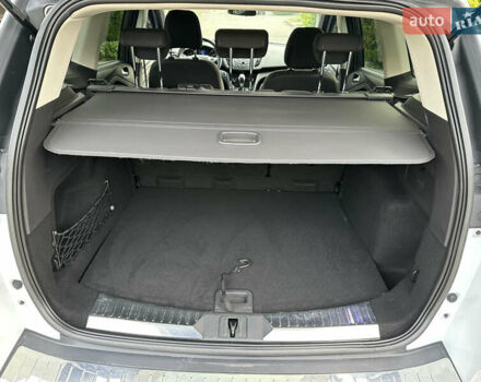 Белый Форд Куга, объемом двигателя 2 л и пробегом 125 тыс. км за 13700 $, фото 20 на Automoto.ua