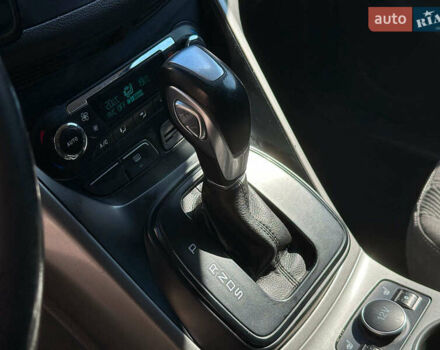 Белый Форд Куга, объемом двигателя 2 л и пробегом 221 тыс. км за 10990 $, фото 13 на Automoto.ua