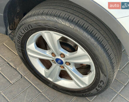 Белый Форд Куга, объемом двигателя 2 л и пробегом 221 тыс. км за 10990 $, фото 8 на Automoto.ua