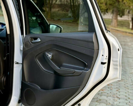 Білий Форд Куга, об'ємом двигуна 2 л та пробігом 205 тис. км за 16499 $, фото 63 на Automoto.ua