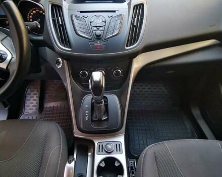 Білий Форд Куга, об'ємом двигуна 2 л та пробігом 115 тис. км за 13500 $, фото 3 на Automoto.ua