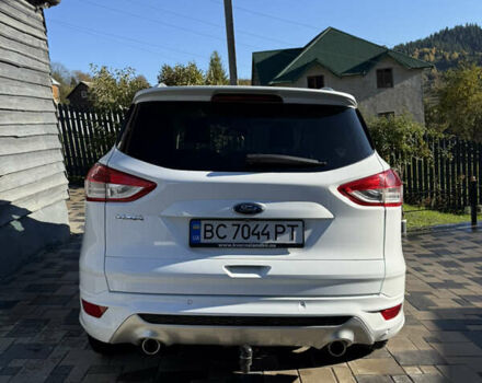 Форд Куга 2014 в Славском на Automoto.ua Белый Форд Куга, объемом двигателя 2 л и пробегом 123 тыс. км за 15600 $, фото 4 на Automoto.ua