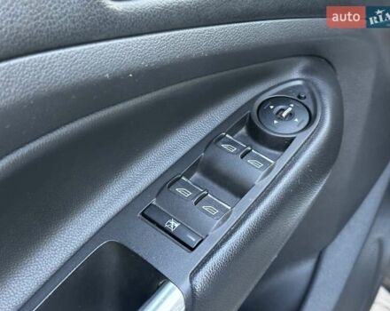 Білий Форд Куга, об'ємом двигуна 2 л та пробігом 170 тис. км за 13499 $, фото 15 на Automoto.ua