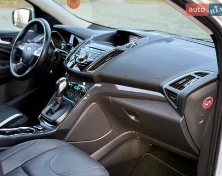 Білий Форд Куга, об'ємом двигуна 2 л та пробігом 205 тис. км за 16499 $, фото 55 на Automoto.ua