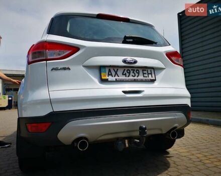 Білий Форд Куга, об'ємом двигуна 2 л та пробігом 115 тис. км за 13500 $, фото 7 на Automoto.ua