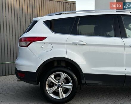 Білий Форд Куга, об'ємом двигуна 2 л та пробігом 170 тис. км за 13499 $, фото 10 на Automoto.ua