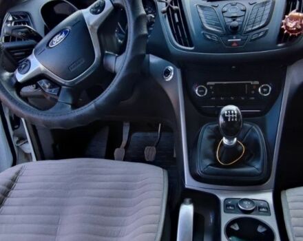 Белый Форд Куга, объемом двигателя 2 л и пробегом 203 тыс. км за 12300 $, фото 3 на Automoto.ua