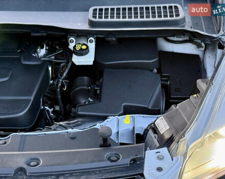 Білий Форд Куга, об'ємом двигуна 2 л та пробігом 205 тис. км за 16499 $, фото 90 на Automoto.ua