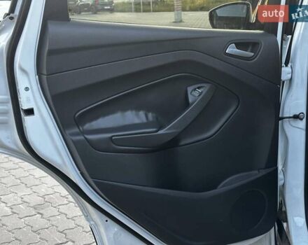 Білий Форд Куга, об'ємом двигуна 2 л та пробігом 170 тис. км за 13499 $, фото 27 на Automoto.ua