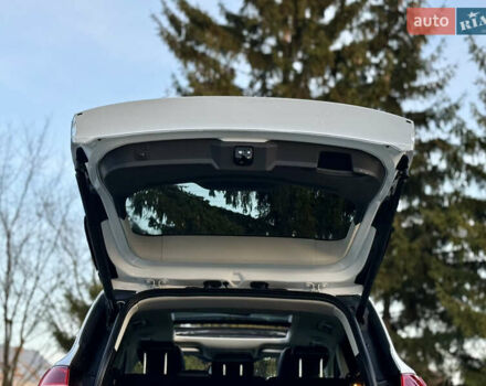 Білий Форд Куга, об'ємом двигуна 2 л та пробігом 205 тис. км за 16499 $, фото 74 на Automoto.ua