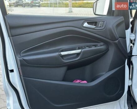 Білий Форд Куга, об'ємом двигуна 2 л та пробігом 170 тис. км за 13499 $, фото 14 на Automoto.ua