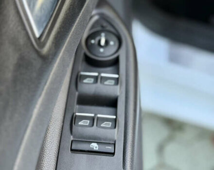 Білий Форд Куга, об'ємом двигуна 2 л та пробігом 205 тис. км за 16499 $, фото 37 на Automoto.ua