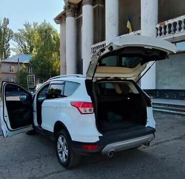 Белый Форд Куга, объемом двигателя 2 л и пробегом 203 тыс. км за 12300 $, фото 5 на Automoto.ua