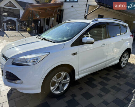 Форд Куга 2014 в Славском на Automoto.ua Белый Форд Куга, объемом двигателя 2 л и пробегом 123 тыс. км за 15600 $, фото 3 на Automoto.ua