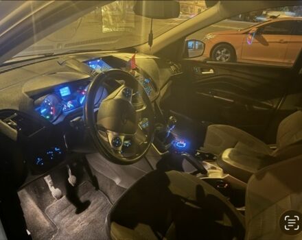 Білий Форд Куга, об'ємом двигуна 0 л та пробігом 235 тис. км за 13500 $, фото 5 на Automoto.ua