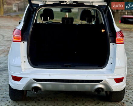 Білий Форд Куга, об'ємом двигуна 2 л та пробігом 205 тис. км за 16499 $, фото 75 на Automoto.ua