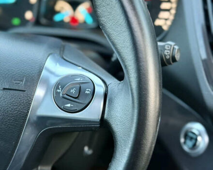 Білий Форд Куга, об'ємом двигуна 2 л та пробігом 205 тис. км за 16499 $, фото 60 на Automoto.ua