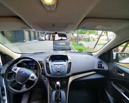 Білий Форд Куга, об'ємом двигуна 2 л та пробігом 115 тис. км за 13500 $, фото 2 на Automoto.ua