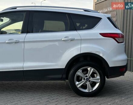Білий Форд Куга, об'ємом двигуна 2 л та пробігом 170 тис. км за 13499 $, фото 6 на Automoto.ua