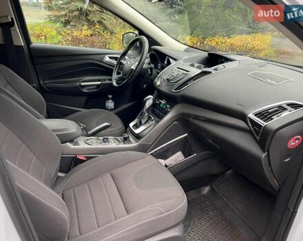 Белый Форд Куга, объемом двигателя 2 л и пробегом 211 тыс. км за 12990 $, фото 24 на Automoto.ua