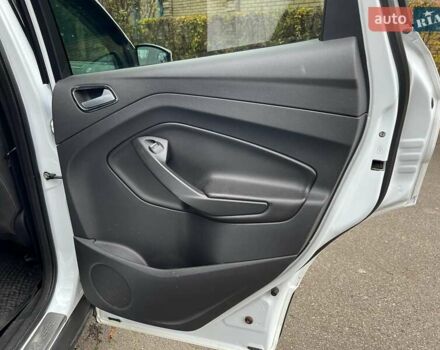 Белый Форд Куга, объемом двигателя 2 л и пробегом 211 тыс. км за 12990 $, фото 21 на Automoto.ua