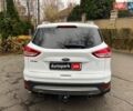 Белый Форд Куга, объемом двигателя 2 л и пробегом 211 тыс. км за 12990 $, фото 5 на Automoto.ua