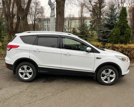 Белый Форд Куга, объемом двигателя 2 л и пробегом 211 тыс. км за 12990 $, фото 3 на Automoto.ua