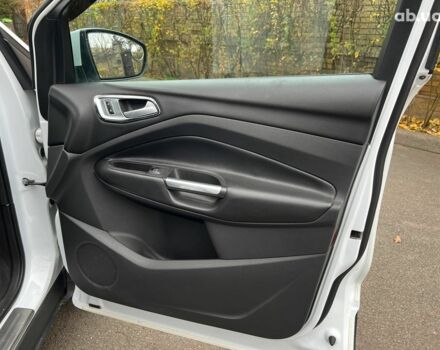 Белый Форд Куга, объемом двигателя 2 л и пробегом 211 тыс. км за 12990 $, фото 23 на Automoto.ua