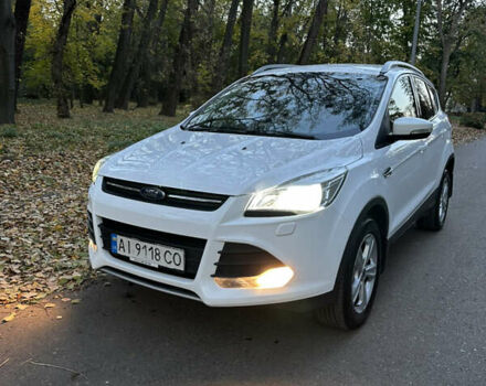 Форд Куга 2015 в Черновцах на Automoto.ua Белый Форд Куга, объемом двигателя 2 л и пробегом 186 тыс. км за 13900 $, фото 2 на Automoto.ua
