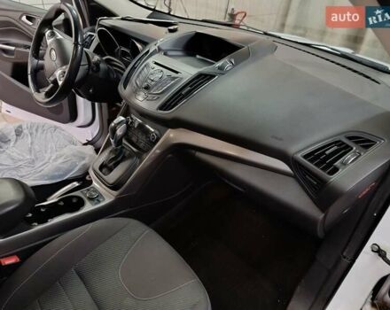 Білий Форд Куга, об'ємом двигуна 2 л та пробігом 236 тис. км за 14000 $, фото 10 на Automoto.ua