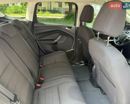 Белый Форд Куга, объемом двигателя 2 л и пробегом 130 тыс. км за 12990 $, фото 1 на Automoto.ua