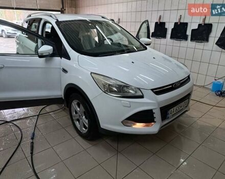 Білий Форд Куга, об'ємом двигуна 2 л та пробігом 236 тис. км за 14000 $, фото 5 на Automoto.ua