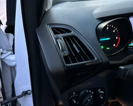 Форд Куга 2015 в Черновцах на Automoto.ua Белый Форд Куга, объемом двигателя 2 л и пробегом 186 тыс. км за 13900 $, фото 11 на Automoto.ua