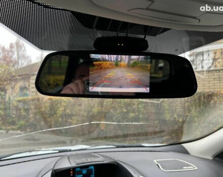 Белый Форд Куга, объемом двигателя 2 л и пробегом 211 тыс. км за 12990 $, фото 19 на Automoto.ua